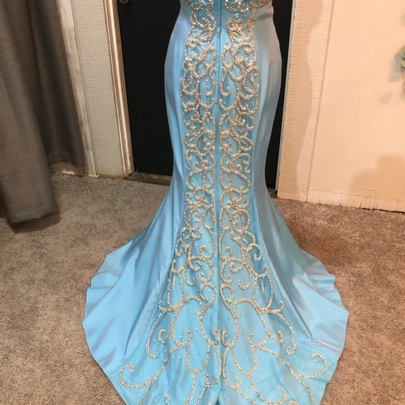 Prom dress - Picture 2 of 3